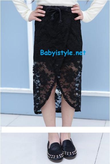  Sales กระโปรงผ้าลูกไม้สีดำ ผ่าเว้ากลาง ซับในด้านในจะสั้นกว่า เอวยางยืด ไซส์ 7/9 รหัส KK0707A